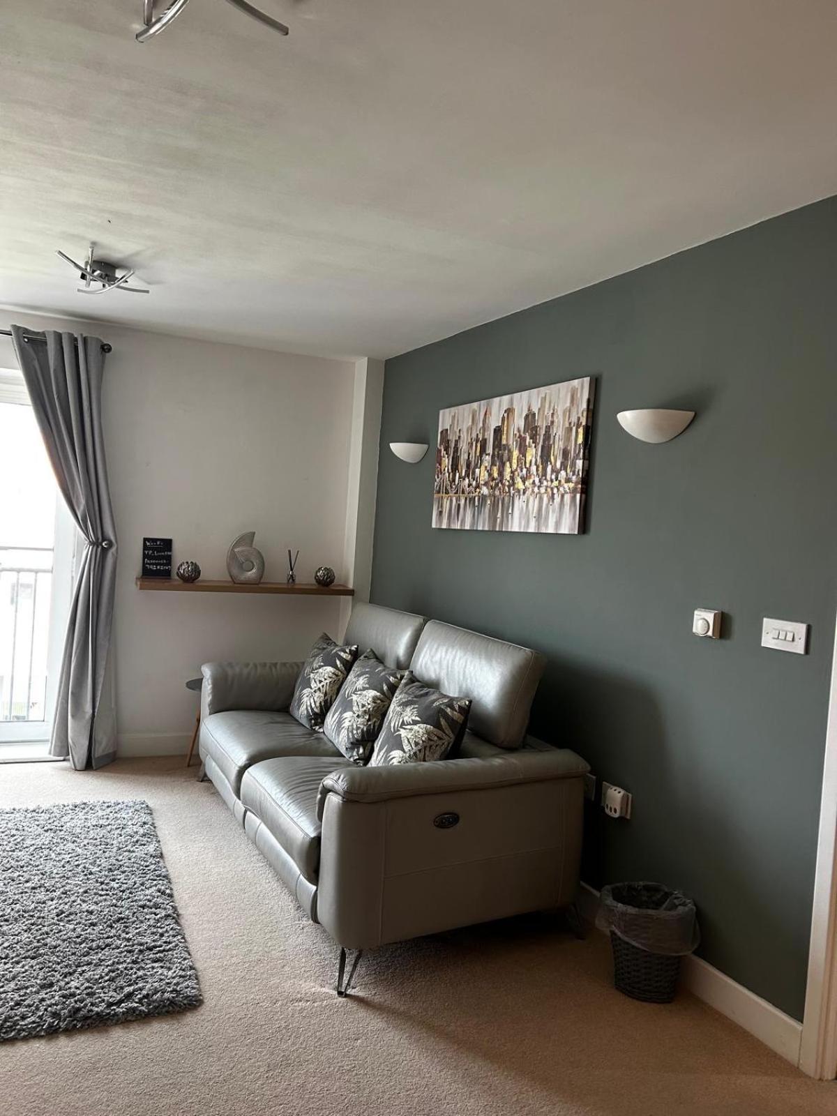 City Centre Apartment. Wrexham Exterior foto